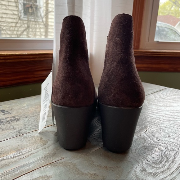 NWT Crocs Leigh wedge Chelsea boot | size 10.5 - Picture 4 of 5